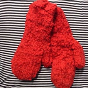new ANTHROPOLOGIE red boucle first snow mittens E4